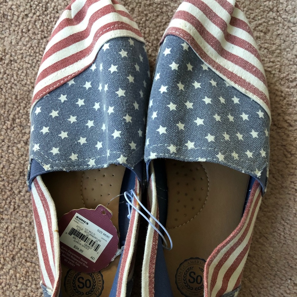 Size 9. Never worn